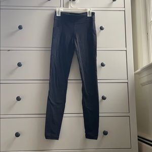 Athleta Girls black leggings with pockets